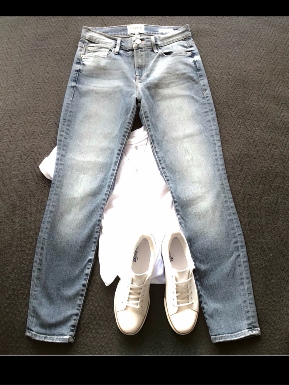 Frame Denim Women's Skinny Jeans in Light Blue Wash